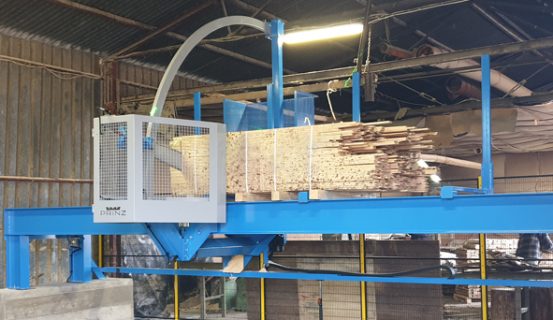 Sierra tronzadora PRINZ de paquetes de listones o vigas de madera